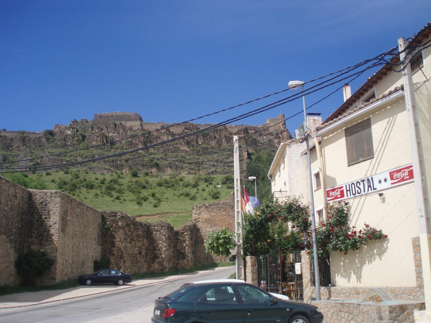 Hostal Restaurante La Muralla Canete  Exterior foto