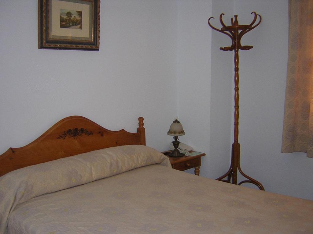 Hostal Restaurante La Muralla Canete  Zimmer foto